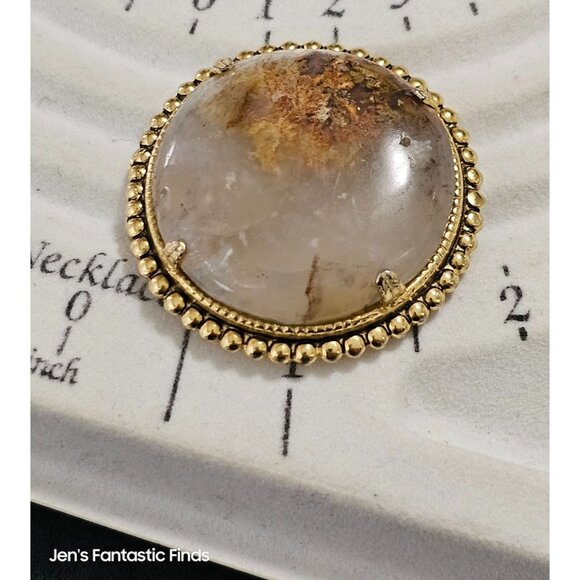Vintage Gold-Plated Round Brooch With Translucent Agate Center - Picture 4 of 9